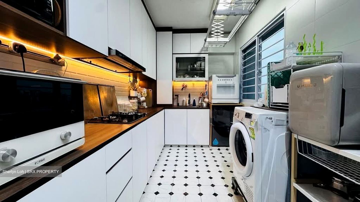 Blk 671A Jurong West Street 65 (Jurong West), HDB Executive #554223341